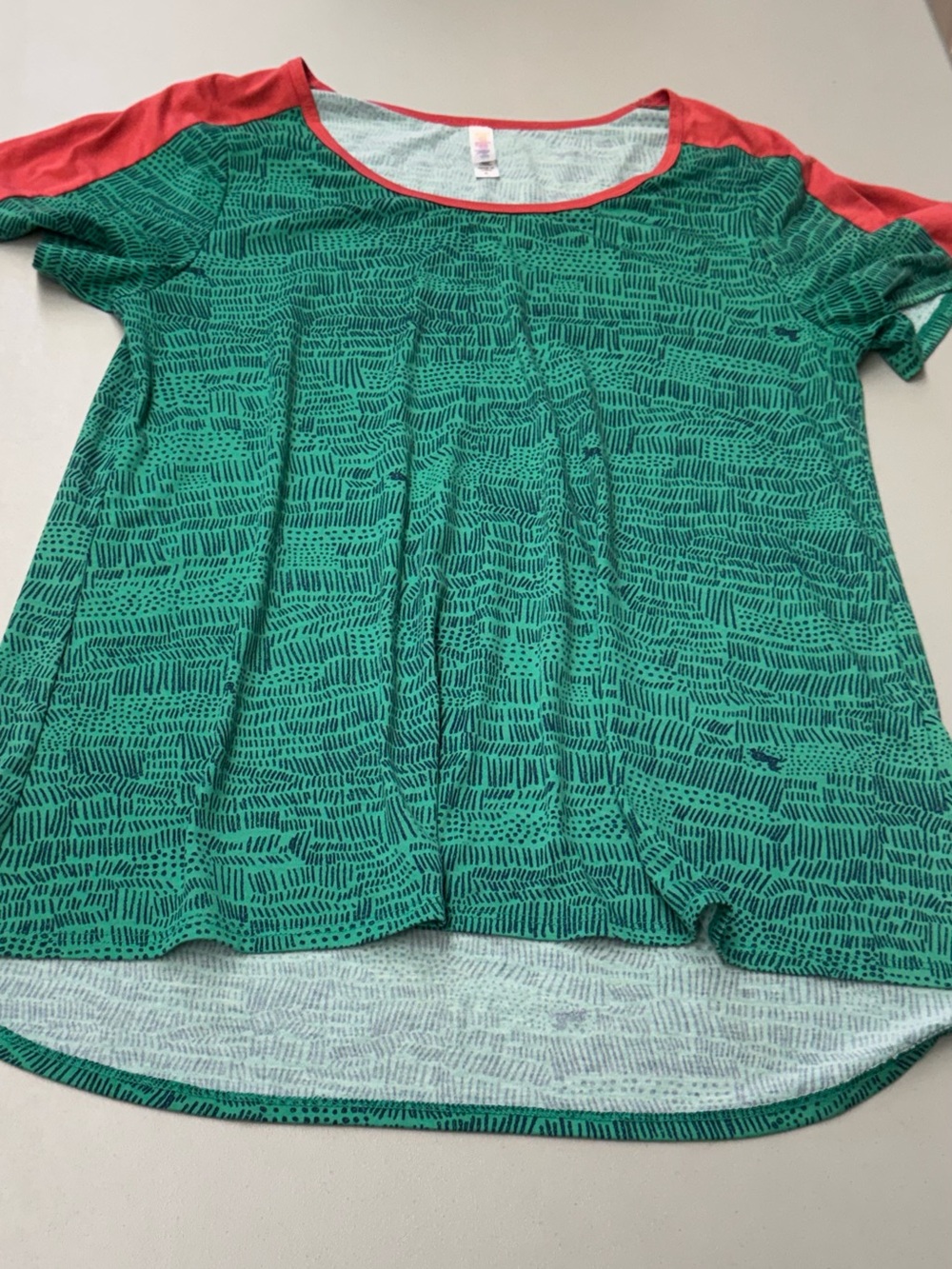 LuLaRoe Green Classic T Unicorn Patterned Short Sleeve Top with Coral Accents